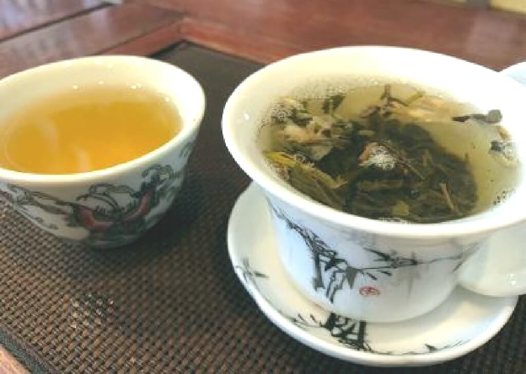 中国茶を淹れた　蓋椀と茶杯