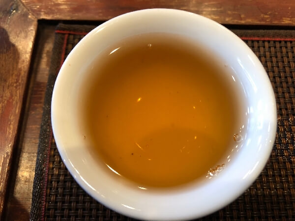 岩茶　水金亀　茶湯